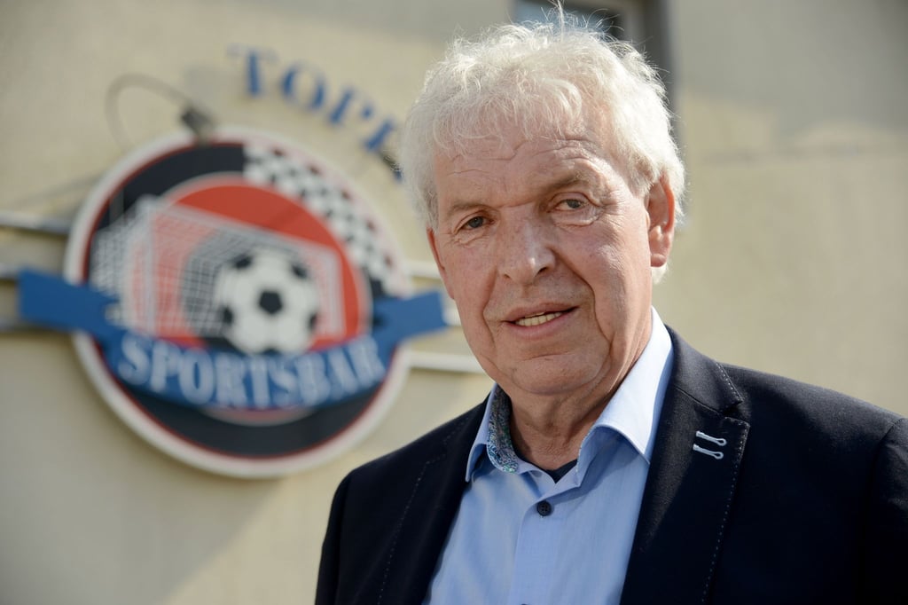 Der frühere Bundesliga-Trainer Klaus Toppmöller ist von der Ruhe seines Sohnes beeindruckt.