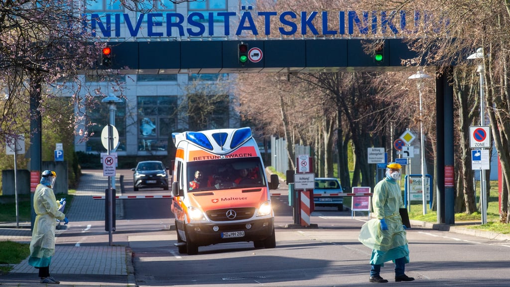 Der Aufsichtsrat des Universitätsklinikums Magdeburg hat am Montag keine Entscheidung über Konsequenzen im Zusammenhang mit Untersuchungen zu einer mutmaßlich linksextremen Straftat getroffen.