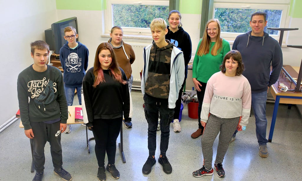 Noch wirkt der Raum in der „blauen Etage“ etwas kahl. Doch die Schüler wollen mit Hilfe des Schülerrates und den Sozialarbeitern eine „lehrerfreie Zone“ entstehen lassen. Sie haben schon einige Ideen entwickelt.