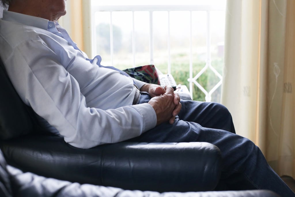 Bei einer Befragung gaben 81 Prozent der Pflegebedürftigen an, den Kontakt zu Dritten außerhalb des Haushalts gemieden zu haben. Bei den Angehörigen war der Anteil mit 87 Prozent noch höher.