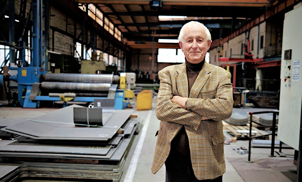 Eckard Netzmann in einer Werkhalle in Dessau.