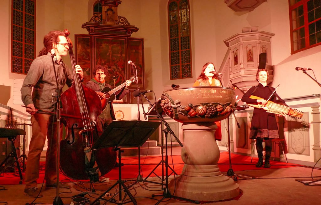 Heidnische Helden und Musik im Gotteshaus. Das Quartett Strömkarlen spielt in der evangelischen Kirche von Annaburg.