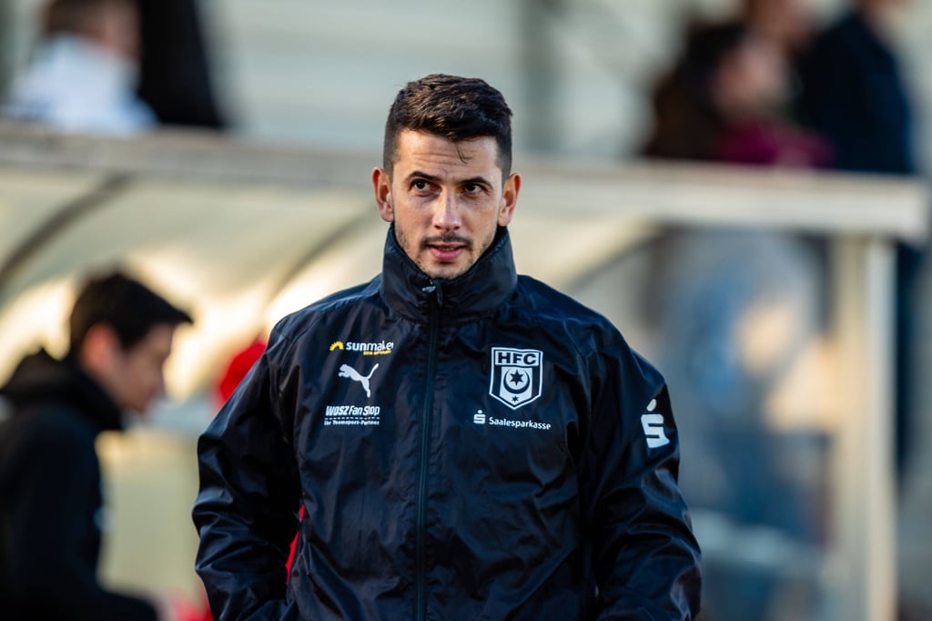 Julian Derstroff muss weiter auf seine Rückkehr beim Halleschen FC warten.