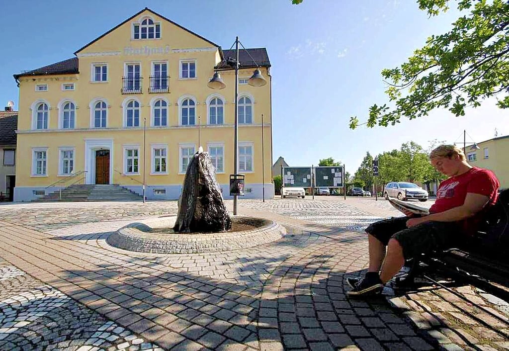 Der Bürgerservice in Förderstedt befindet sich im ehemaligen Rathaus an der Ortsdurchfahrt.