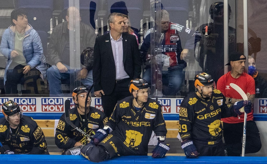 Holen den ersten Heimsieg: die Eisbären Berlin.