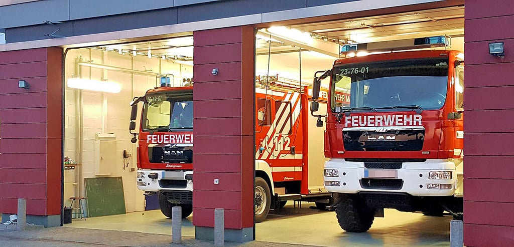 Fahrzeuge im Gerätehaus der Freiwilligen Feuerwehr Beyendorf-Sohlen. Seit Jahren steht die Idee eines Fördervereins im Raum. Momentan wird an einer Satzung geschrieben.