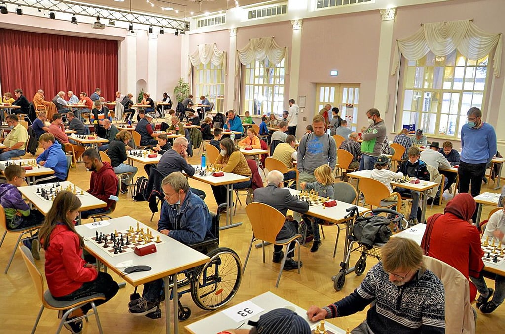 Auch in Schönebeck, wie hier beim 2. inklusiven Schachturnier, hat das Spiel viele Anhänger. Aber online?