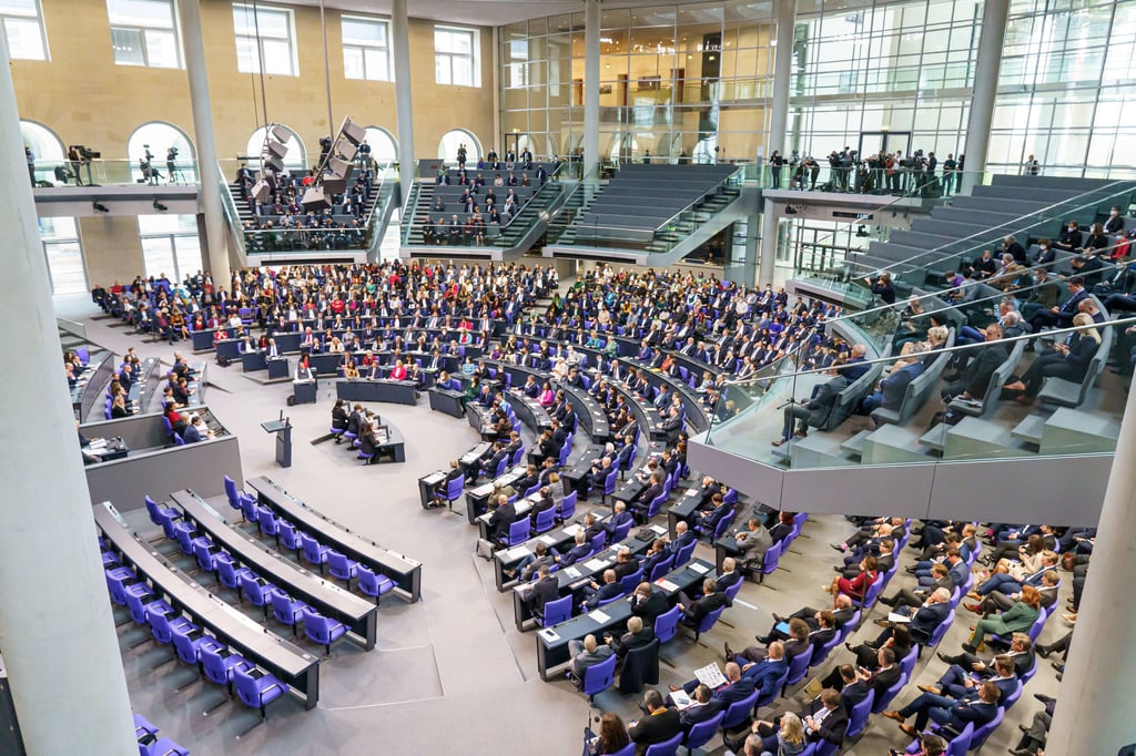 Der neue Bundestag ist so große wie noch nie. Auch einige Vertreter aus dem Saalekreis sitzen im Parlament.
