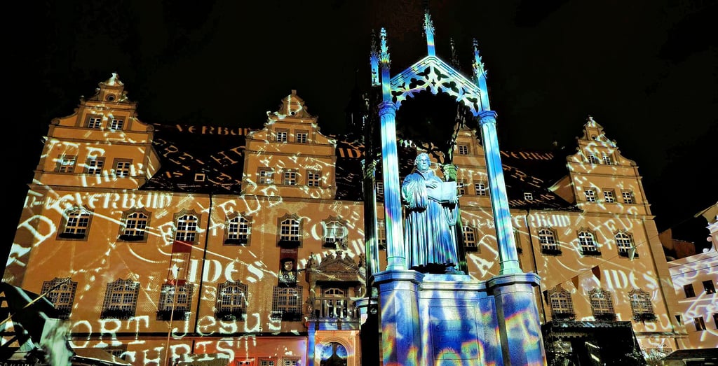 Zum Jubiläum 500 Jahre Reformation gab es am 30 Oktober in der Lutherstadt eine Lichtperformance.