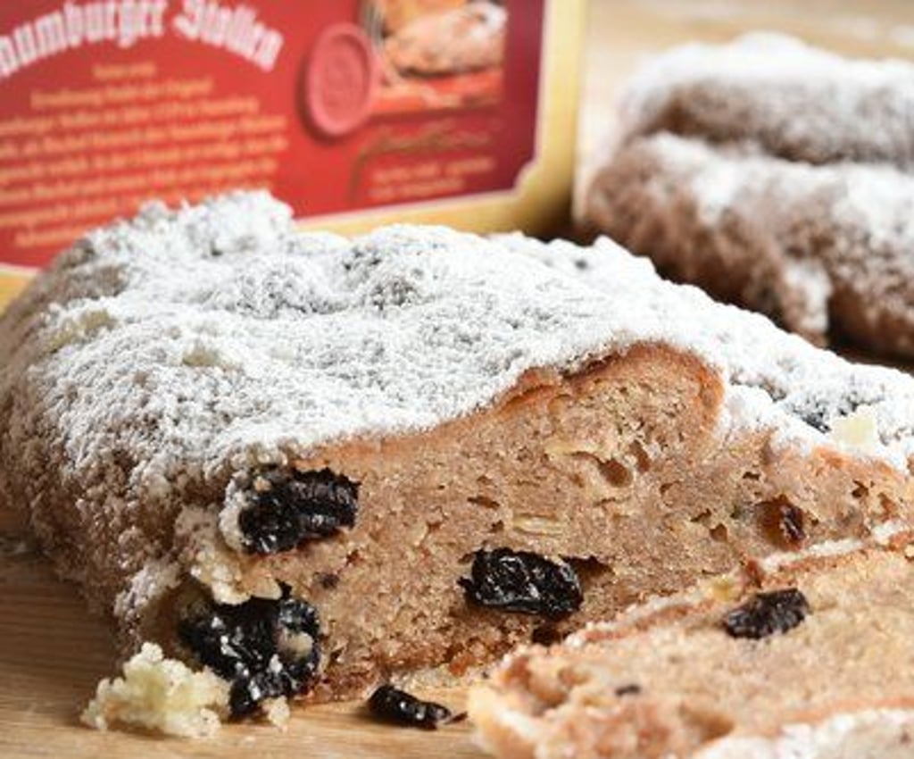 Mit Dinkelmehl und Kirschen: der Naumburger Stollen