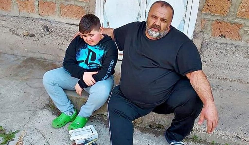 Der zehnjährige Alexander Kalashyan und sein Vater Vyacheslav wurden vor einem halben Jahr aus Bernburg nach Armenien abgeschoben.