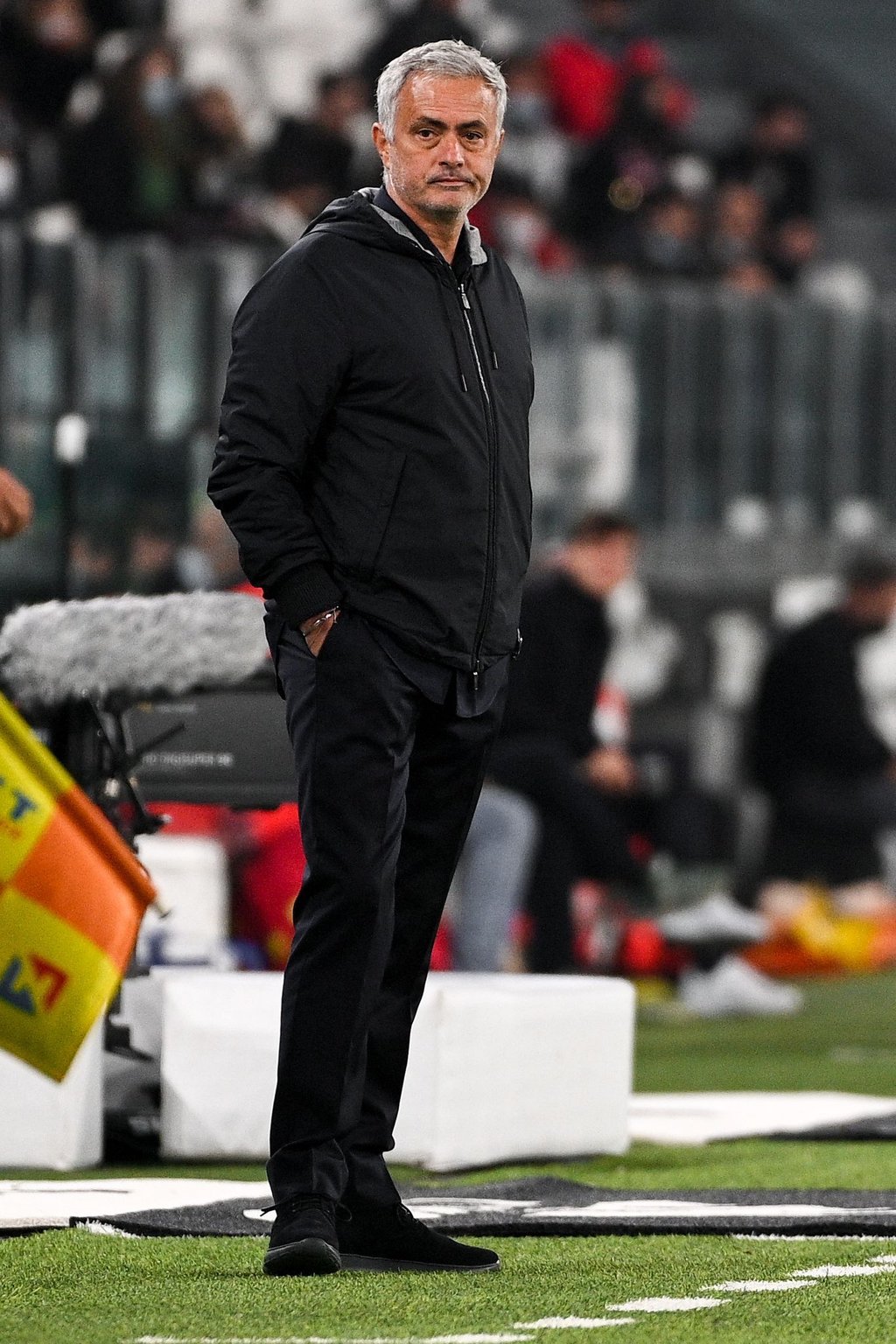 Wurde bei Roms Remis gegen Neapel auf die Tribüne verwiesen: AS-Coach José Mourinho.