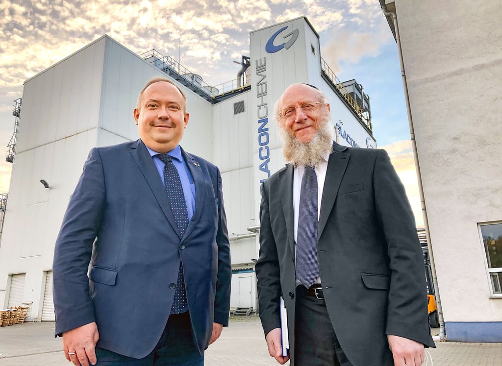 Rabbi Moshe Rosenfeld (r.) und Marcus Turre, Vertriebs- und Marketing-Manager von Glaconchemie