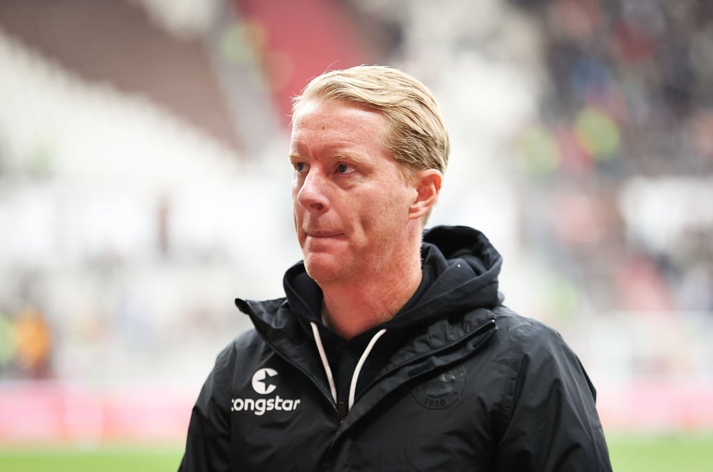 Timo Schultz, Trainer des Zweitligisten FC St. Pauli, sieht Probleme beim zwischenmenschlichen Umgang im Netz.