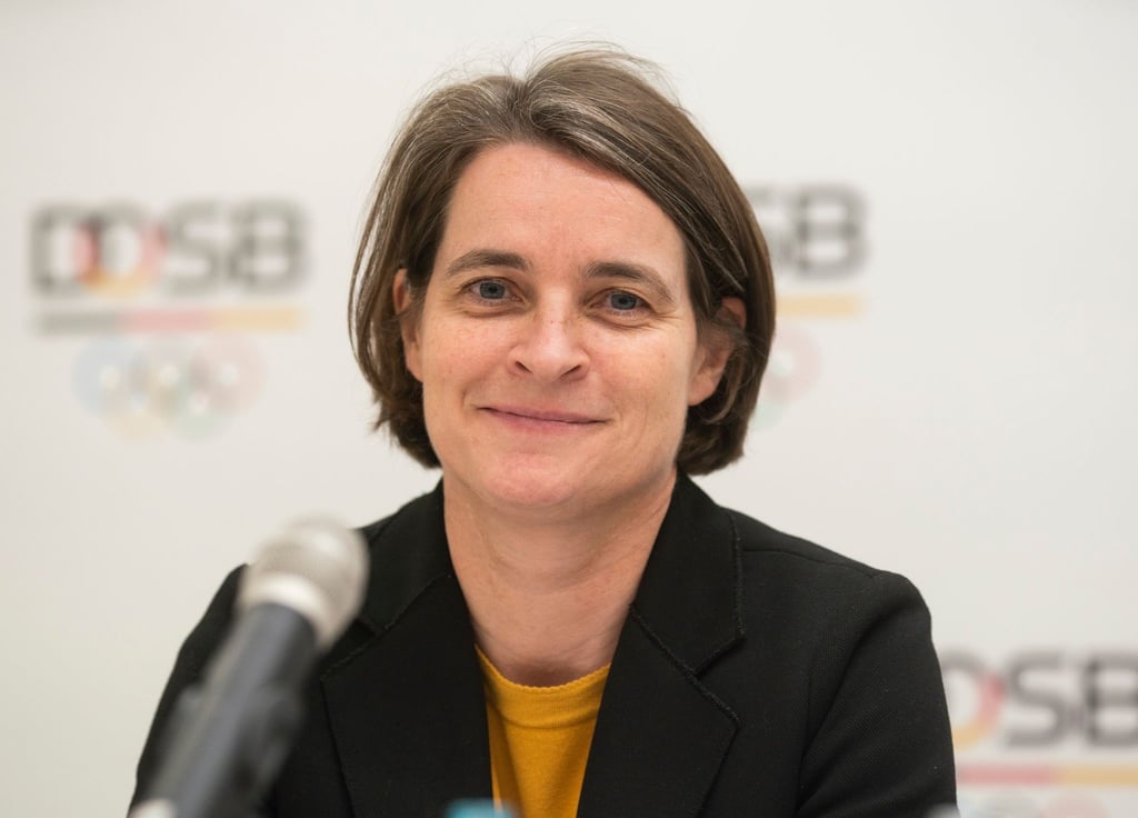 Veronika Rücker, Vorstandsvorsitzende des Deutschen Olympischen Sportbundes, spricht bei einer Pressekonferenz.