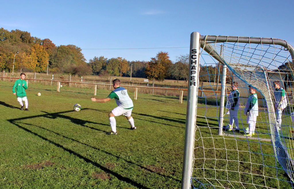 Jeder Schuss ein Treffer – so lautete unter anderem die Zielstellung beim Torschusstraining am Donnerstagvormittag, das von Dennie Lindholz geleitet wurde.