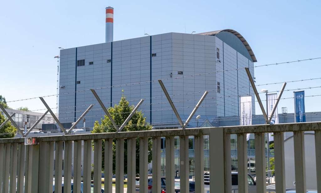 Der Forschungsreaktor München II (FRM II) steht auf dem Gelände der Technischen Universität München (TUM) im Norden der bayerischen Landeshauptstadt.