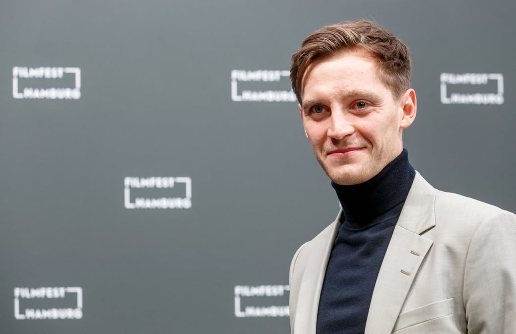 Der Schauspieler Jonas Nay ist in dem Netflix-Film „Du Sie Er & Wir“ zu sehen.