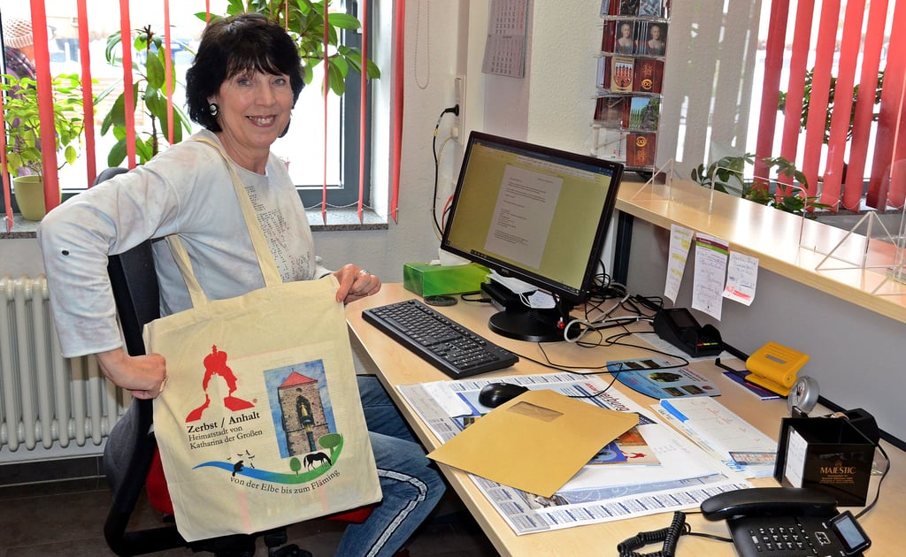 Viola Tiepelmann, Leiterin der Tourist-Information Zerbst.