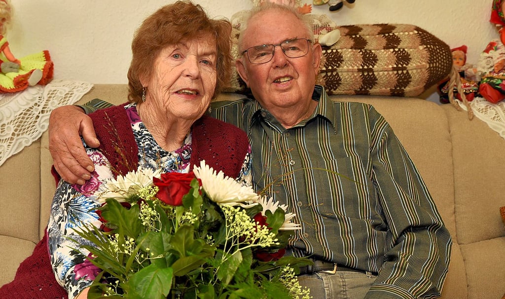 Ingrid (geb. Wegener) und Kurt Vehse sind seit 1956 verheiratet und feiern 2021 eiserne Hochzeit. Das Paar lernte sich auf ziemlich originelle Weise am alten Calbenser Kino kennen.