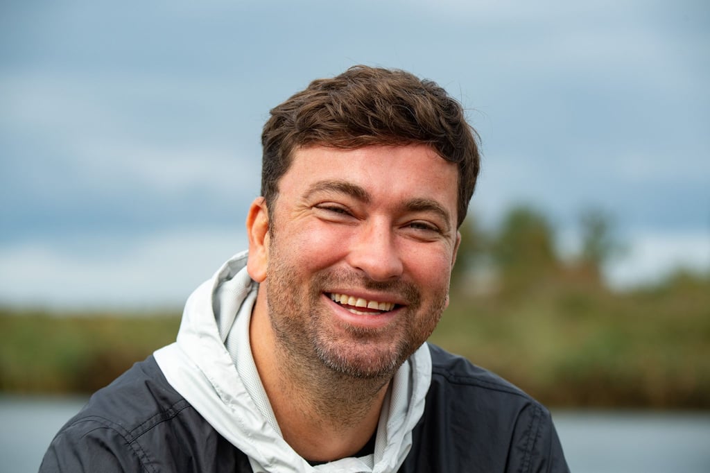 Der aus Rostock stammende Rapper Marteria (bürgerlich Marten Laciny), aufgenommen an der Ostsee.