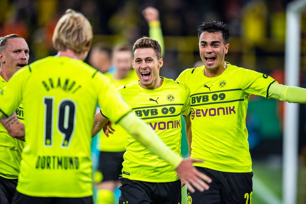 Thorgan Hazard (M) erzielte beide Treffer für den BVB.