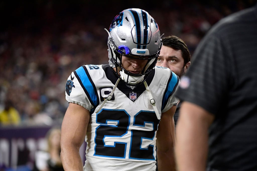Carolina Panthers Running Back Christian McCaffrey verlässt das Feld.