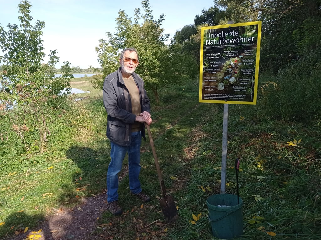 Mit der neuen Aktion möchten Wolfgang Rust, seine Frau Christine und die Gemeinde Möser ein größeres Umweltbewusstsein bei Besuchern erreichen.