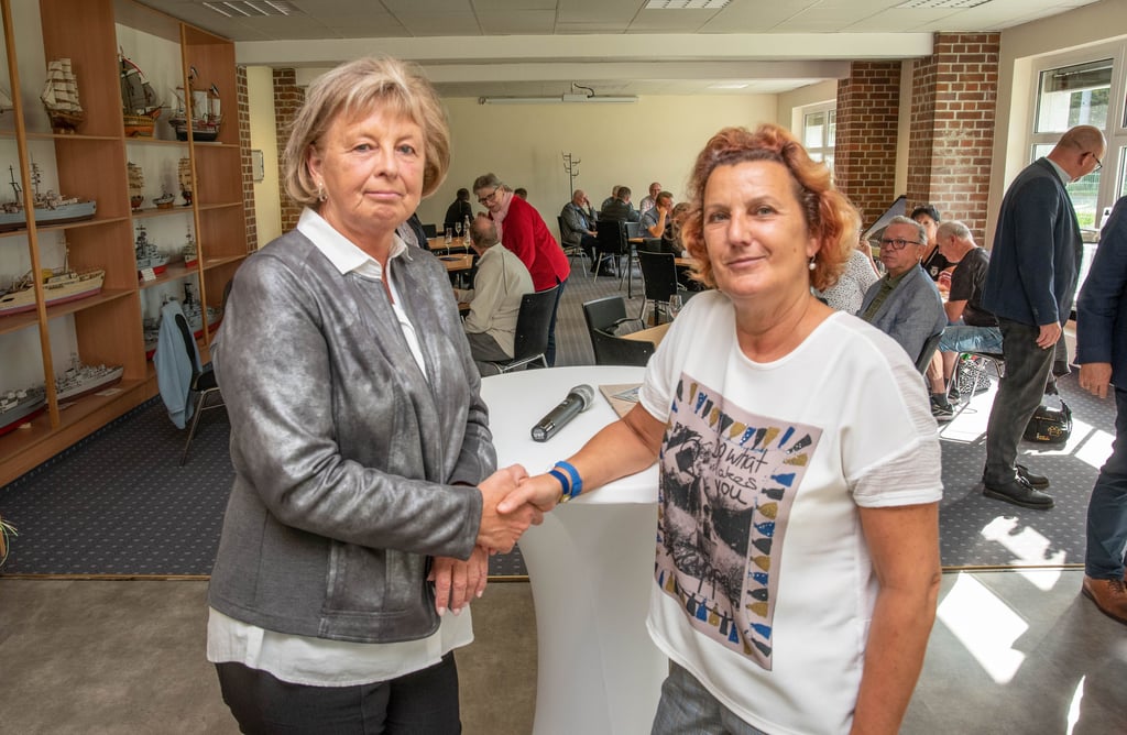 Renate Quast und Marion Bretschneider (v.l.)