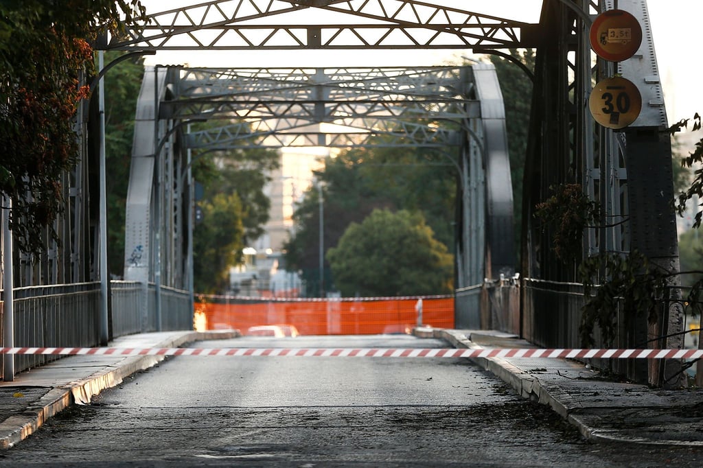 Die Brücke Ponte dell'Industria ist nach einem Brand schwer beschädigt.
