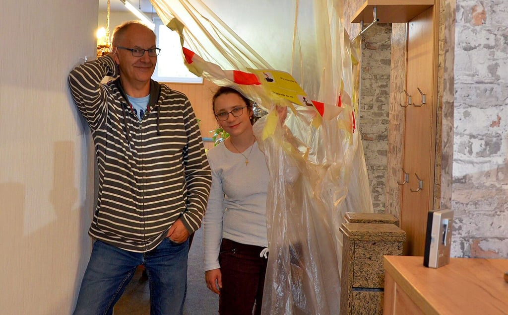 Viele Firmen sind bei Investitionen seit Beginn der Pandemie vorsichtig geworden. Doch Annemarie Lenz und Michael Remus wagen trotzdem eine Veränderung in ihrem Möbelhaus.