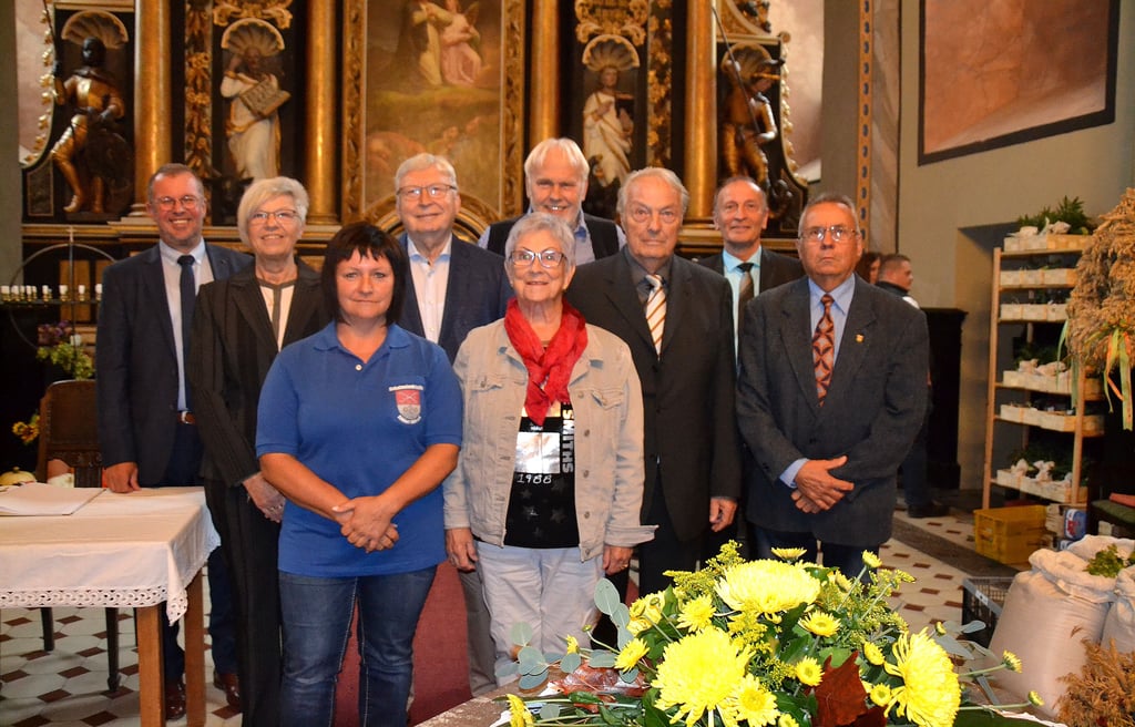 Feierstunden: In der Kirche in Langenweddingen zeichnet die Gemeinde Sülzetal acht Ehrenamtliche aus, aus jeder Gemeinde einen, aus.