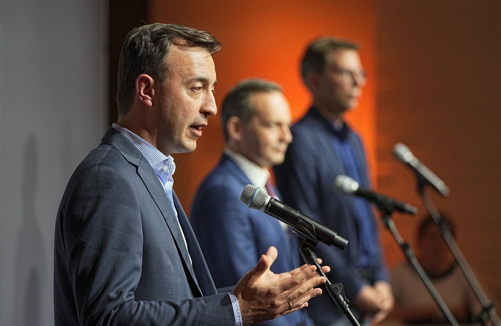 CDU-Generalsekretär Paul Ziemiak (l-r), FDP-Generalsekretär Volker Wissing und CSU-Generalsekretär Markus Blume geben nach den Sondierungsgesprächen zwischen CDU/CSU und FDP ein Pressestatement ab.