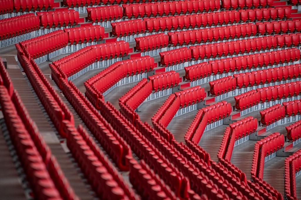 Die Clubs wollen die teilweise leeren Tribünen wieder mit Fans füllen.