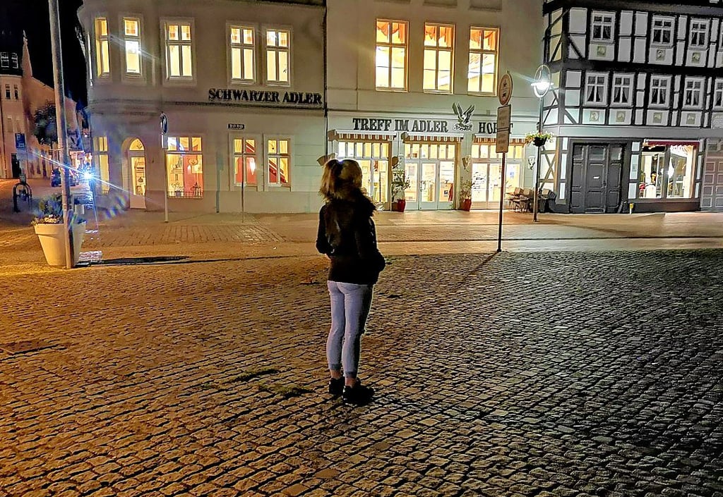 Nachts gestrandet in Salzwedel. Nach einem abendlichen Augenarztbesuch kann es schwierig werden, noch nach Hause zu kommen.