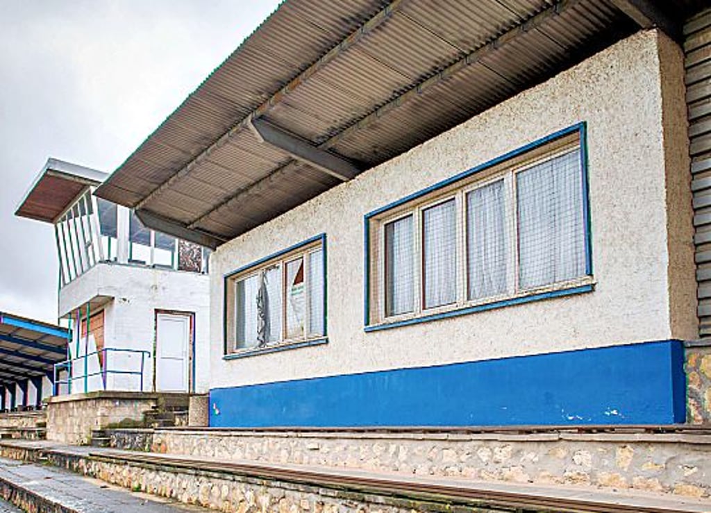 Das Wettkampfbüro im Jahnsportpark soll erneuert werden.
