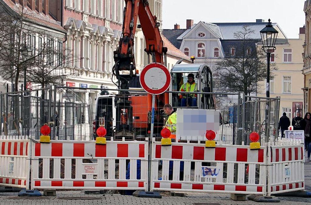 Die Breite Straße in Stendal wird, wie hier zu sehen, schon zum zweiten Mal in diesem Jahr zur Baustelle.