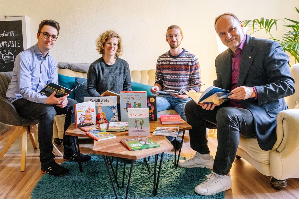 Die Villa Wertvoll in Magdeburg erhielt eine Bücherspende für ihre Bibliothek für Kinder und Jugendliche.
