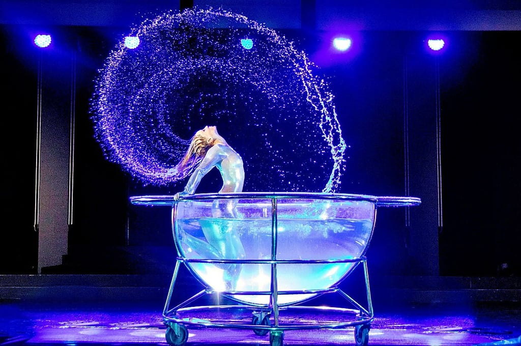 Hochkarätige Artistik im Wasser zeigt Linda Sander beim Festival.