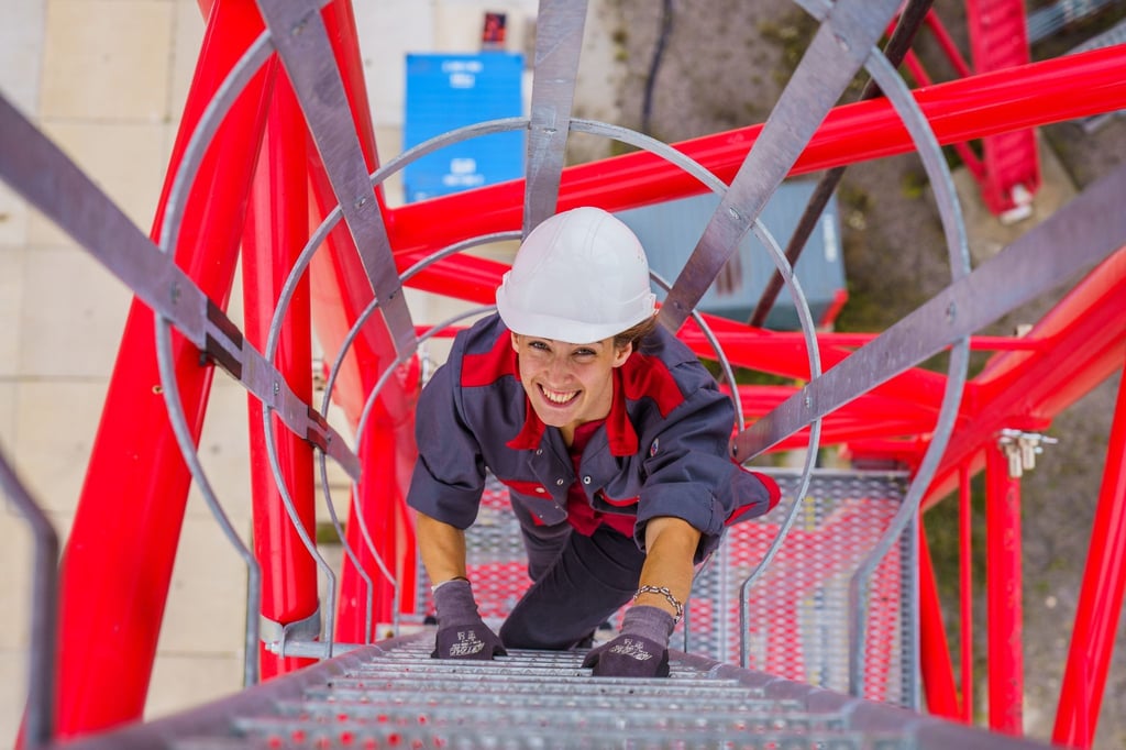 Anna Laux, Azubi im 3. Lehrjahr zur technischen Produktdesignerin, nutzt die Möglichkeit zur Teilzeitausbildung bei der Firma „Wilbert TowerCranes GmbH“.