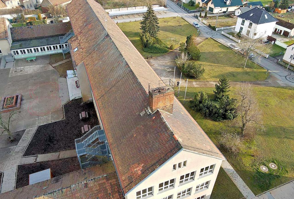 Am kommenden Montag soll der Startschuss zur Dachsanierung an der Jessener Grundschule „Max Lingner“ erfolgen.