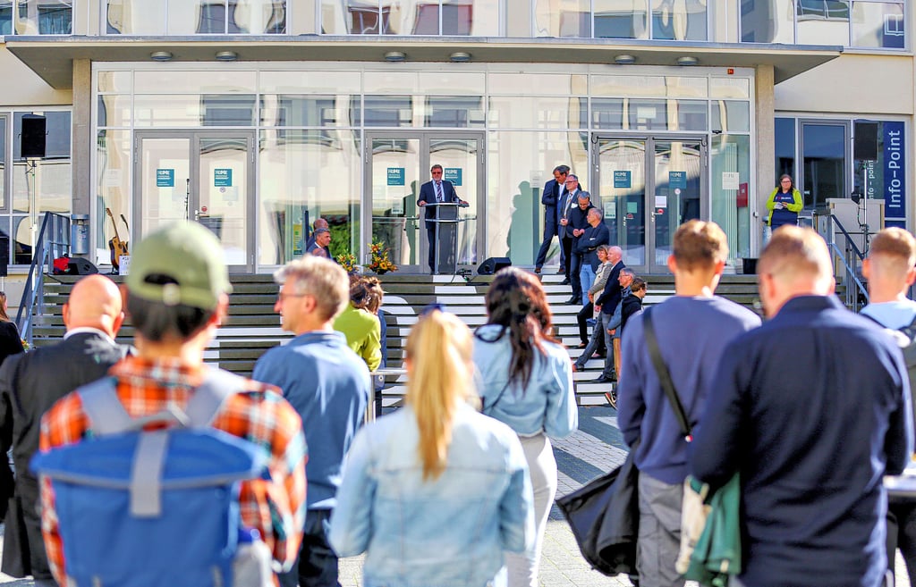 Auf dem Innenhof der Hochschule Merseburg fand Donnerstag die Immatrikulation 2021 statt.
