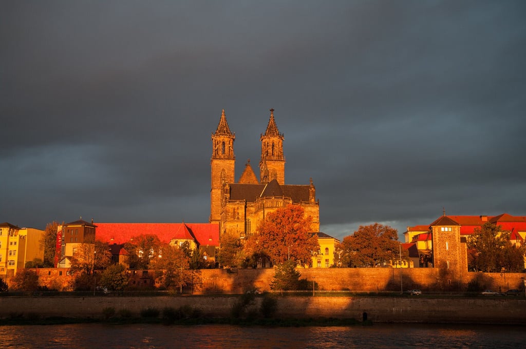 Magdeburger Dom im Herbst.