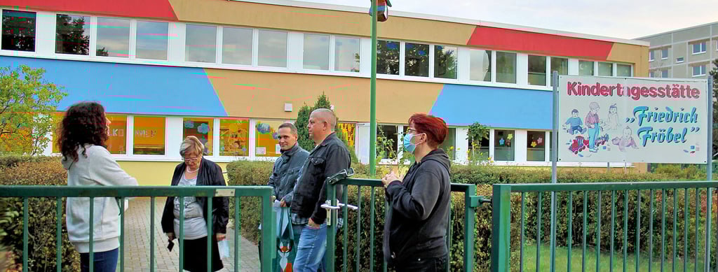 Der Sozialausschuss sah sich in der Kita „Friedrich Fröbel" in Tangerhütte um.