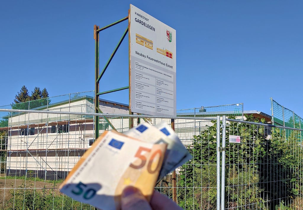 Das neue Feuerwehrgerätehaus in Estedt kostet mehr als ursprünglich veranschlagt. Konkret geht es um Mehrkosten von 160 000 Euro. Grund dafür sind die Preissteigerungen in allen Bereichen der Baubranche.