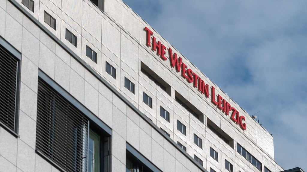 Bei einer Kundgebung im "Westin" Leipzig sollen Personen aus der rechten Szene als Security beschäftigt gewesen sein.