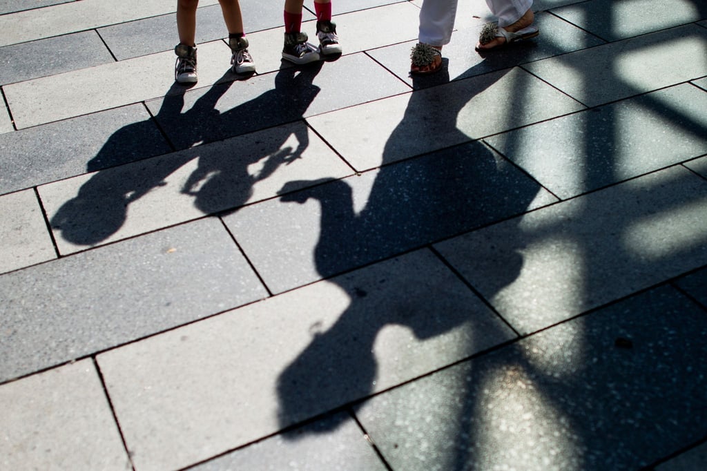 Hetzen Großeltern offenkundig feindselig vor den Enkeln gegen die einstige Schwiegertochter oder den Schwiegersohn kann sie das das Umgangsrecht mit den Enkeln kosten.