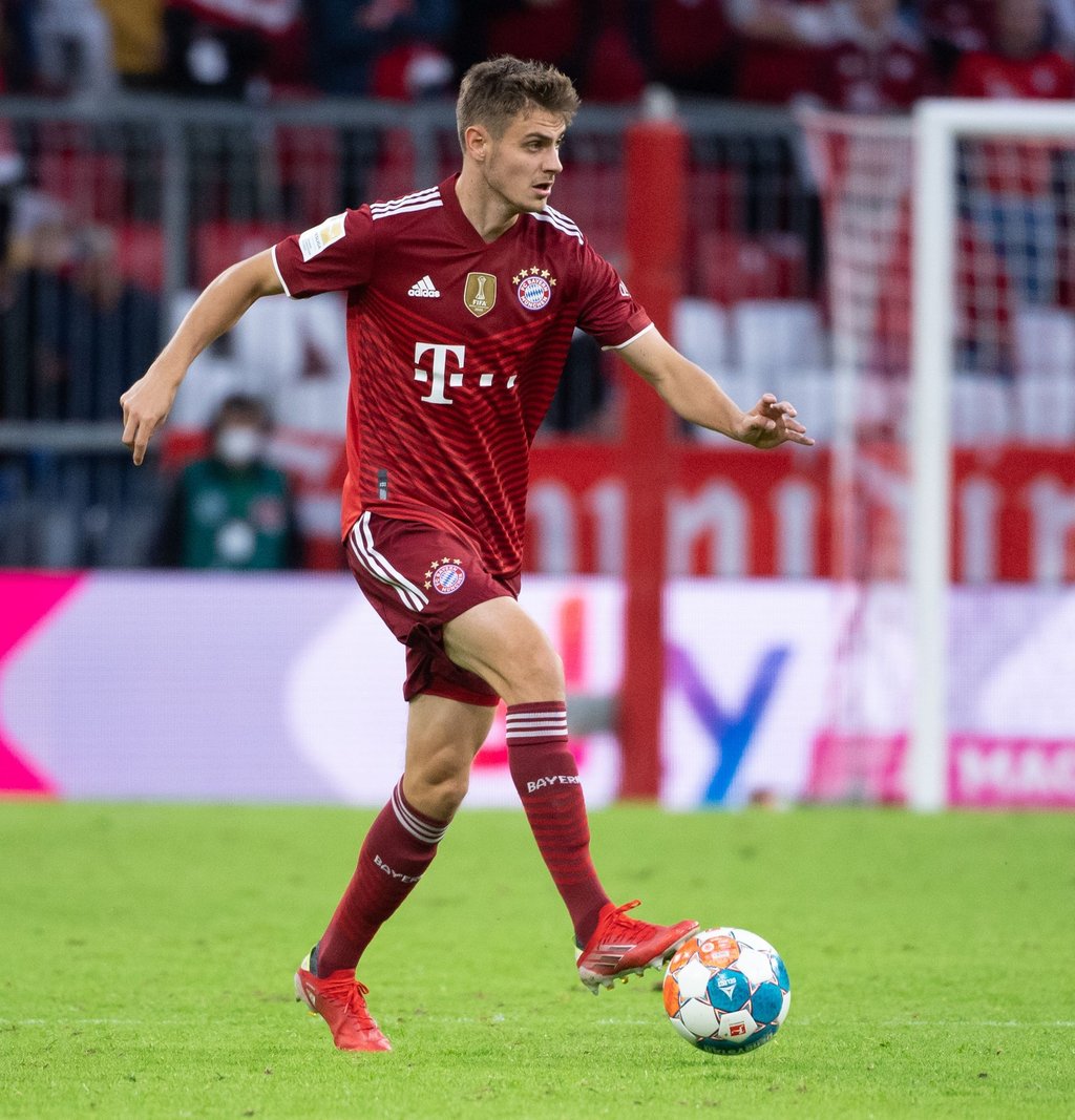 hat sich gegen eine mögliche Karriere im DFB-Trikot entschieden: Josip Stanisic vom FC Bayern München.