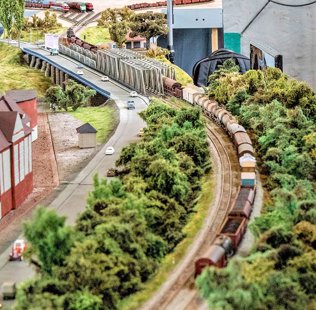 Im Modellbahnclub Wittenberg wird an der alten Elbbrücke gearbeitet.