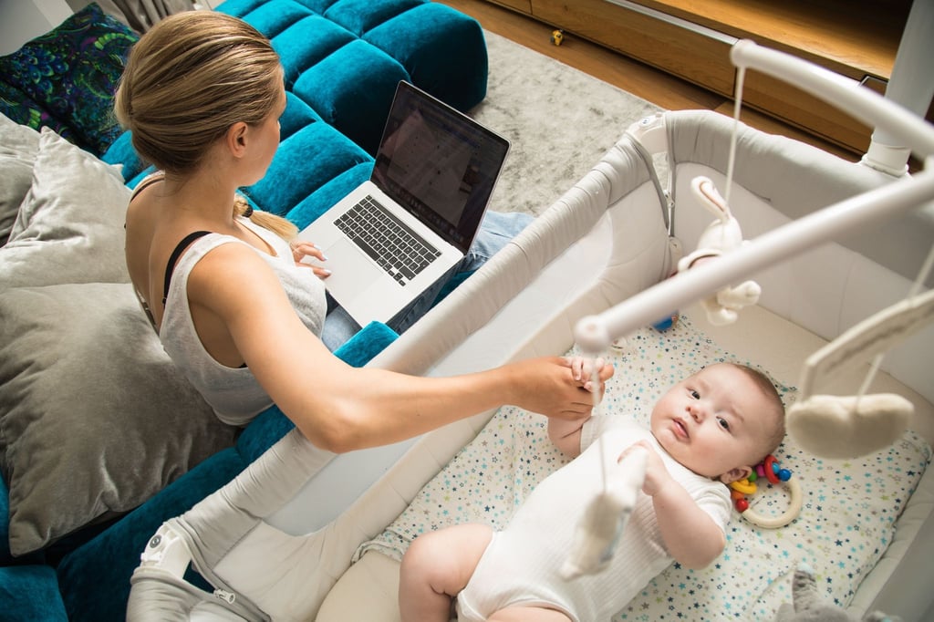 Wer Kindergeld beantragen will, sollte sich vor kommerziellen Anbietern hüten. Anträge kann man online stellen unter diesen Adressen: www.familienkasse.de, www.arbeitsagentur.de